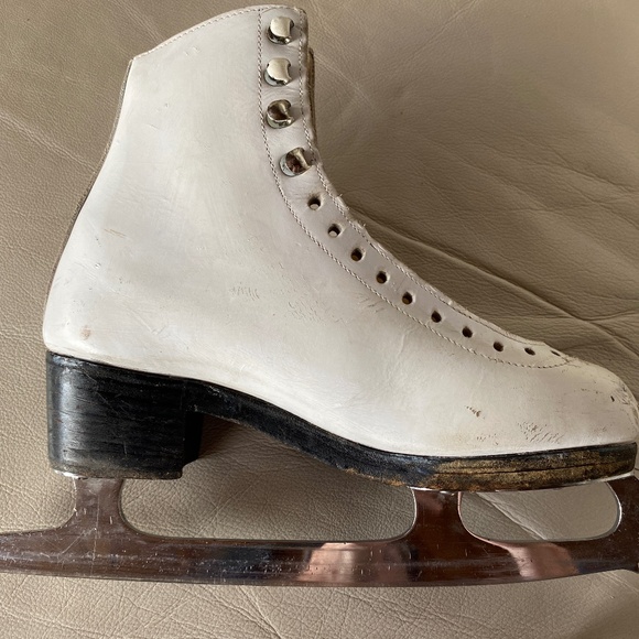 Wifa Figure Skates Size 6, white, black, leather + MK "Professional" blades. - Picture 4 of 10